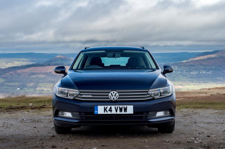 Volkswagen Passat Estate BlueMotion 2015 года  (UK) (фото 5 из 30)